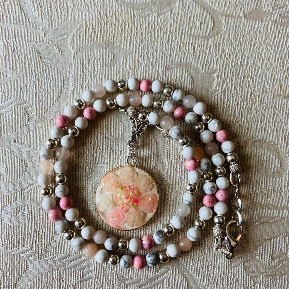 Hand Crafted Elegant Pink and White Beaded Necklace 18 Inches